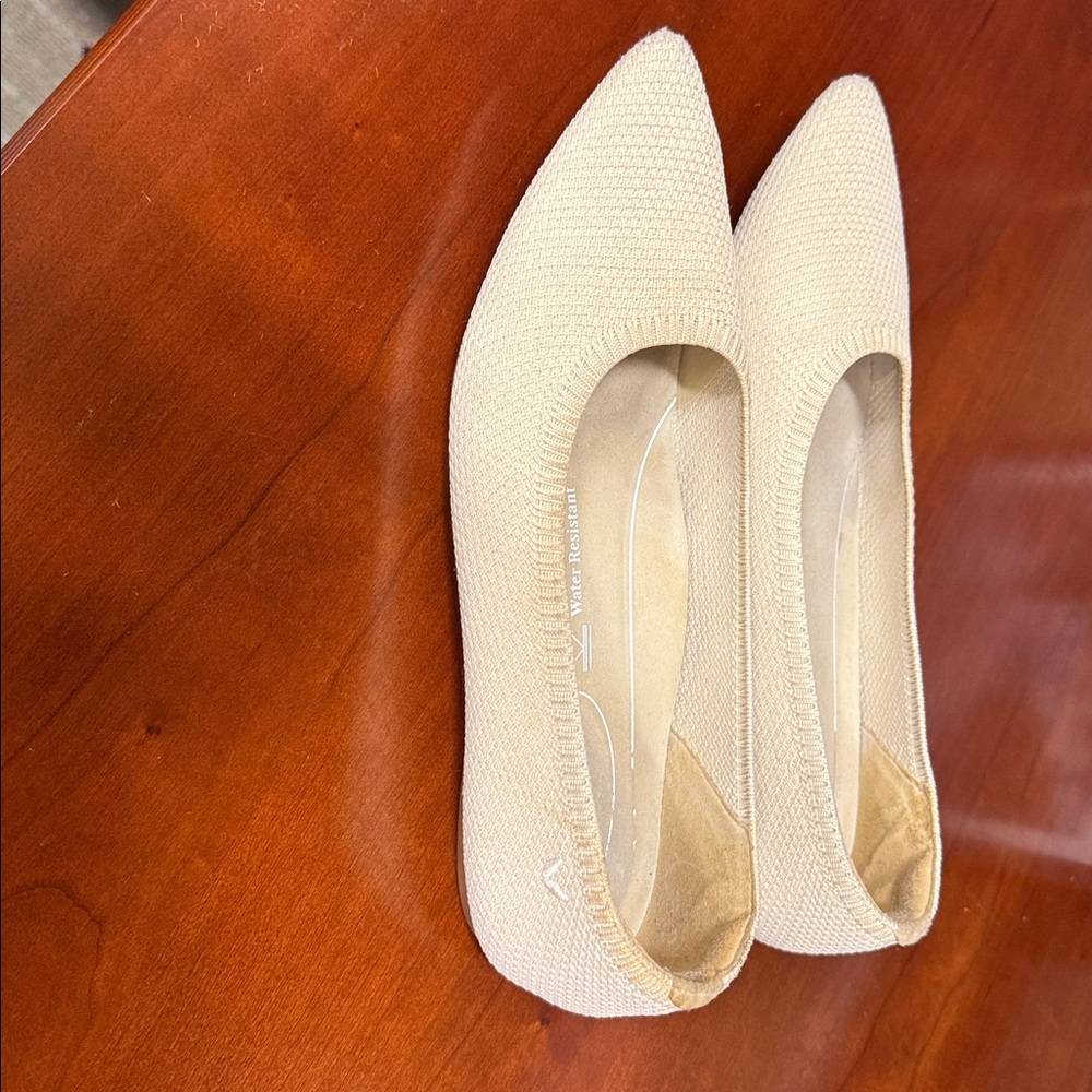 Vivaia Flat Pro Beige size 40